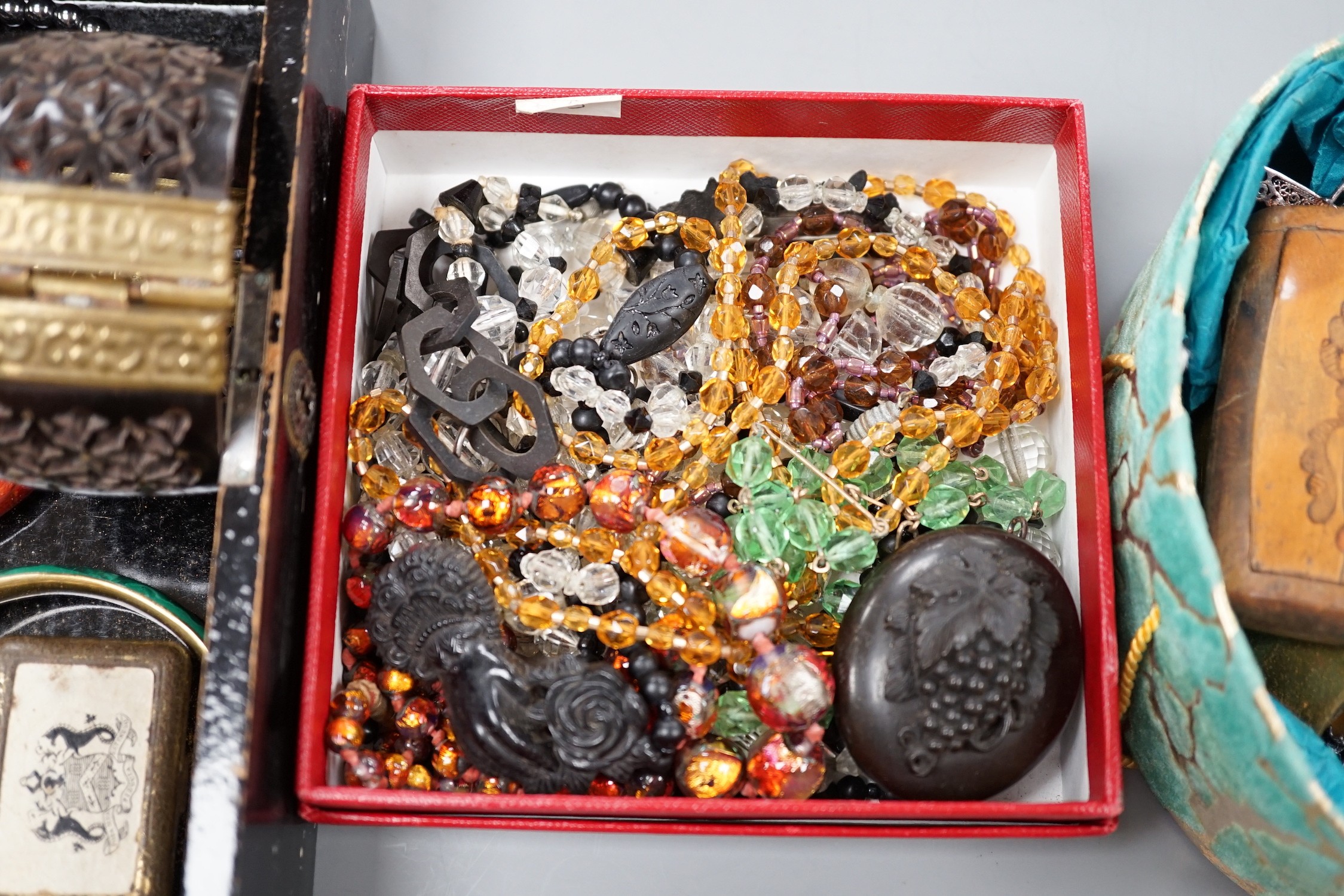 A quantity of assorted mainly costume jewellery.